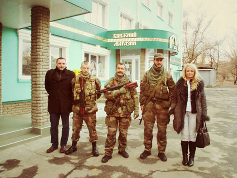 Мануел Оксенрајтер и Драгана Трифковић са француско-српском јединицом у Луганску