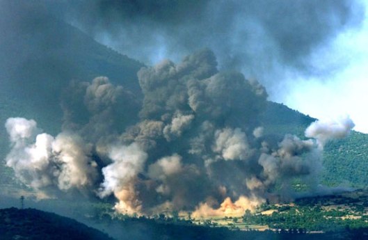 Америчко бомбардовање српских позиција на Косову током ваздушних НАТО напада 1999.